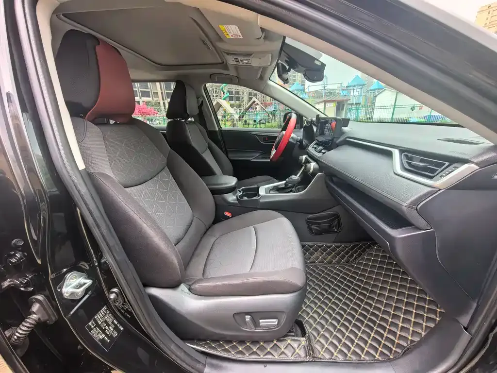 Toyota RAV4 2024 из CN, фото 10