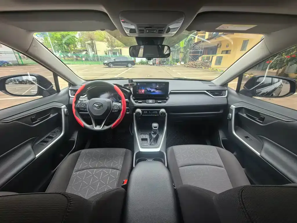 Toyota RAV4 2024 из CN, фото 3