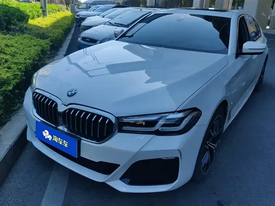 BMW 5 Series — фото 1