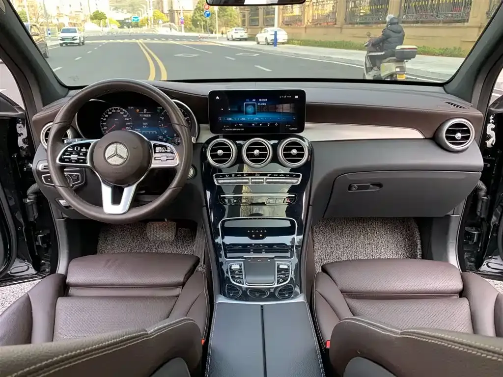 Mercedes-Benz GLC — фото 2