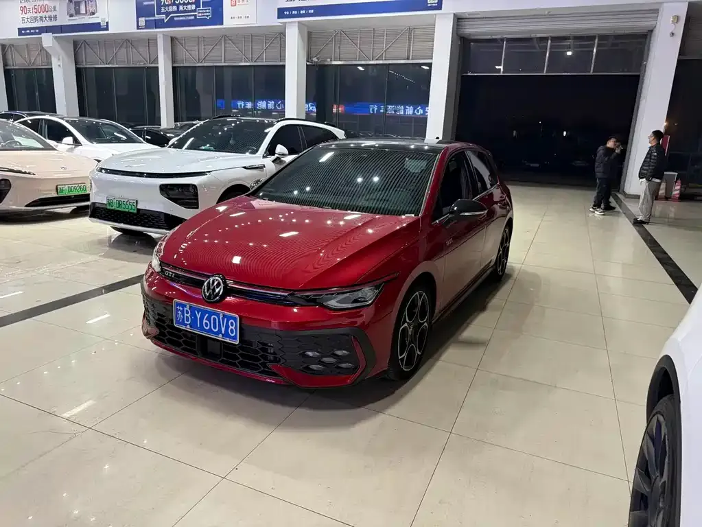 Volkswagen Golf GTI — фото 1