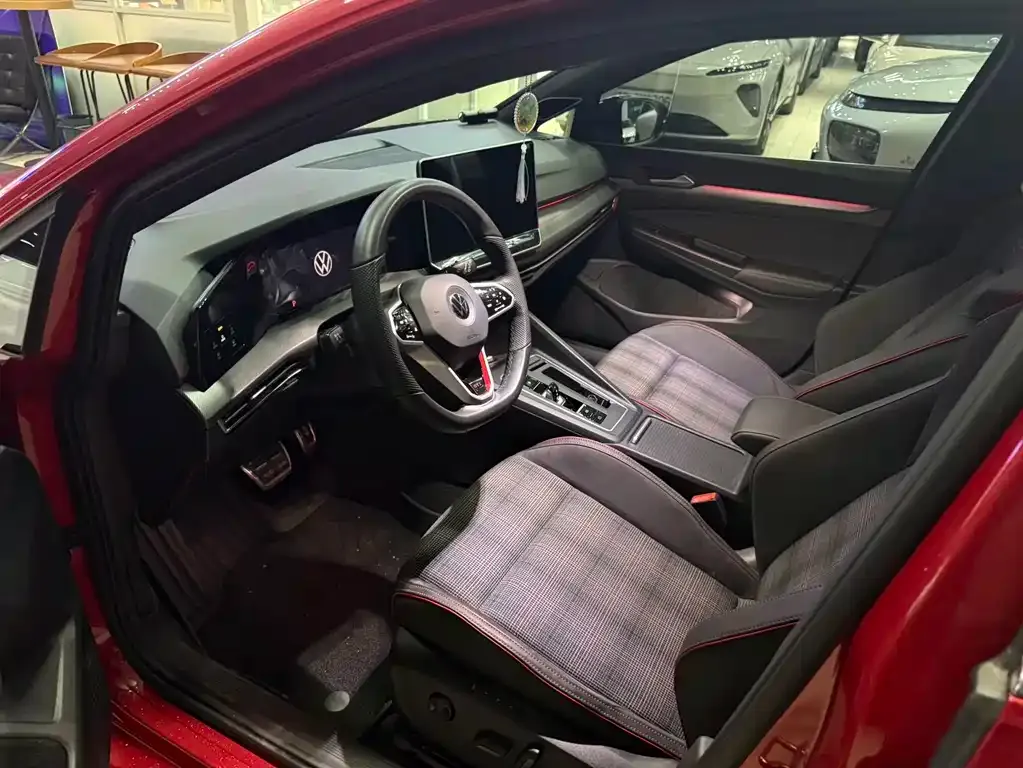 Volkswagen Golf GTI — фото 3