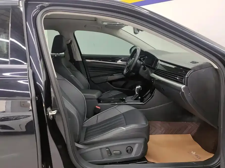 Volkswagen Passat 2022 из CN, фото 2
