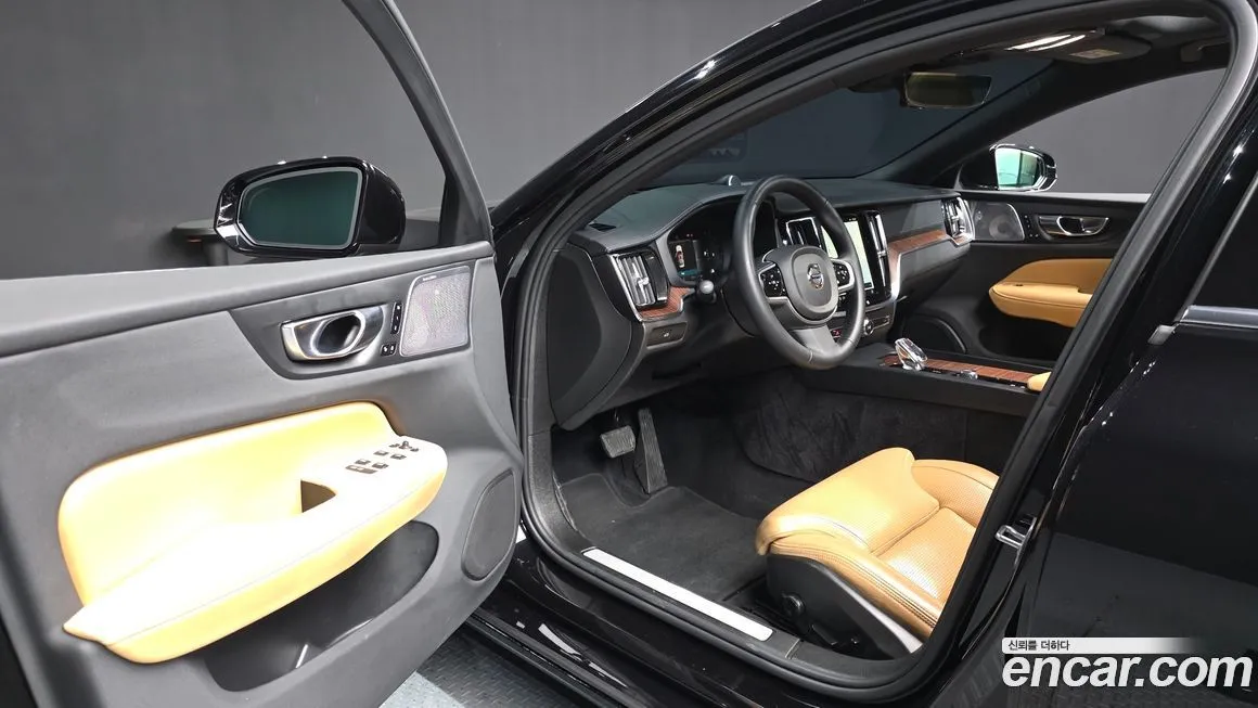 Volvo S60 2023 из KR, фото 5