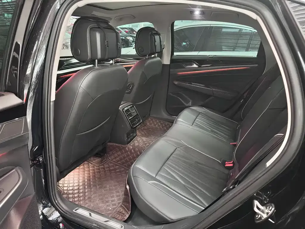 Volkswagen Passat — фото 8