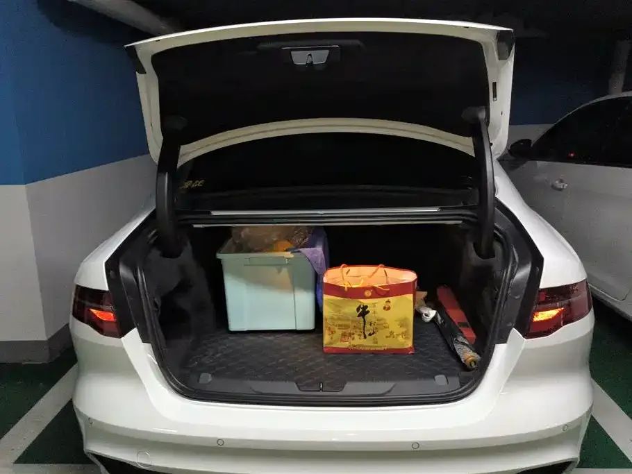 Jaguar XEL 2025 из CN, фото 9