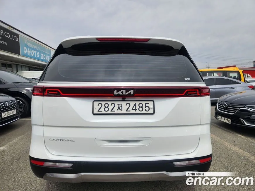 Kia Carnival — фото 5
