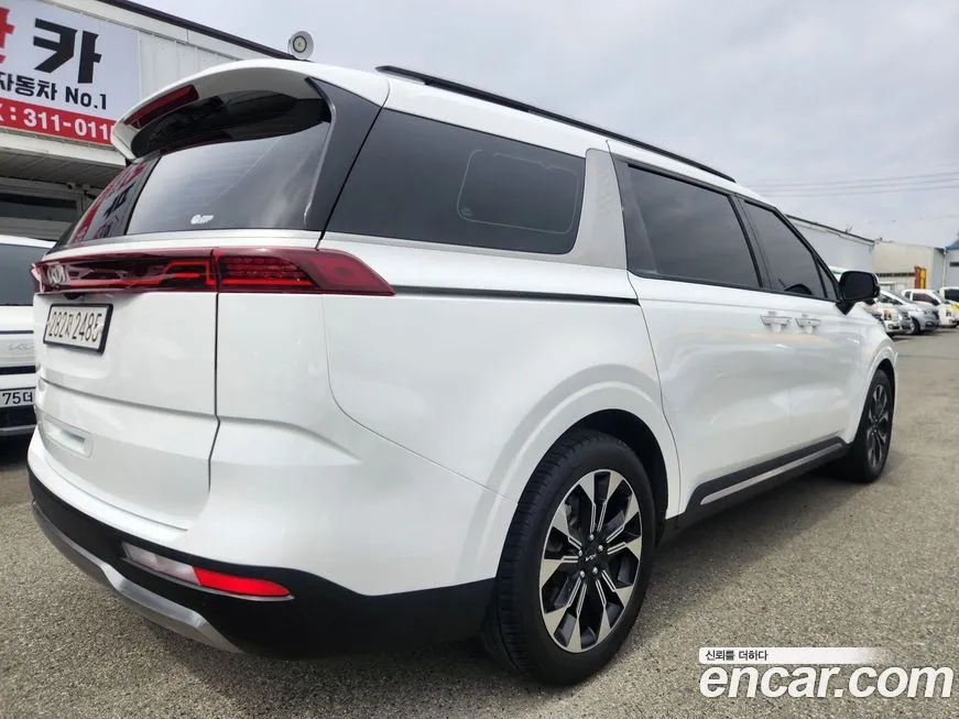 Kia Carnival — фото 4