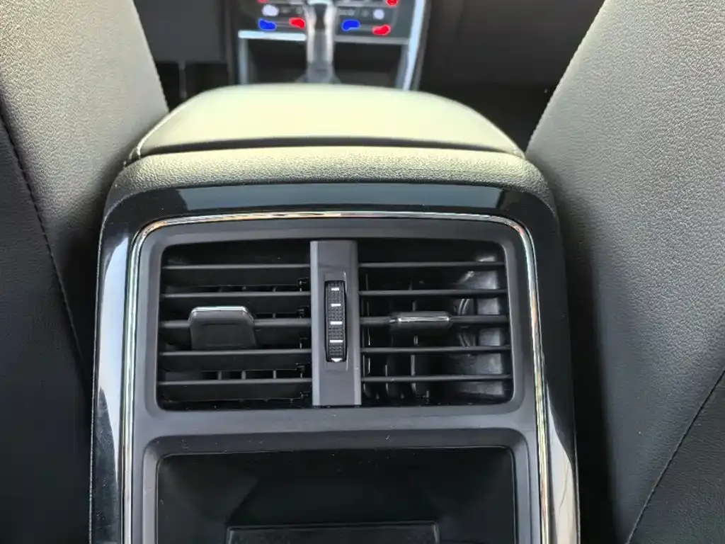 Volkswagen Passat 2022 из CN, фото 5