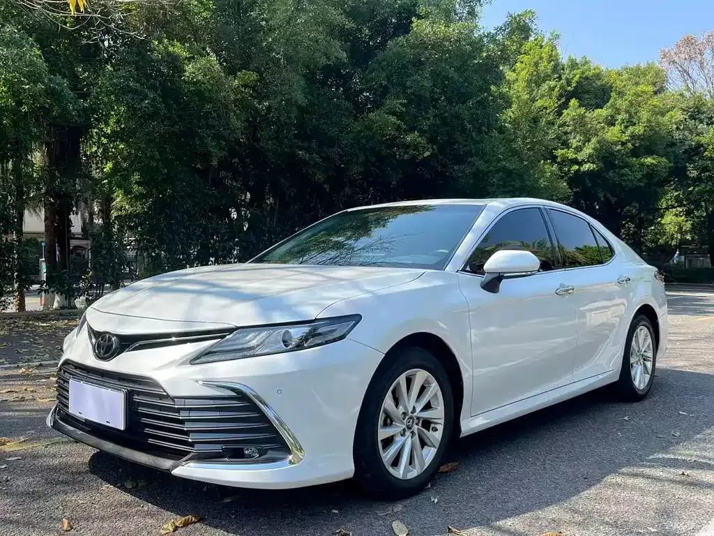 Toyota Camry 2023 из CN, фото 1
