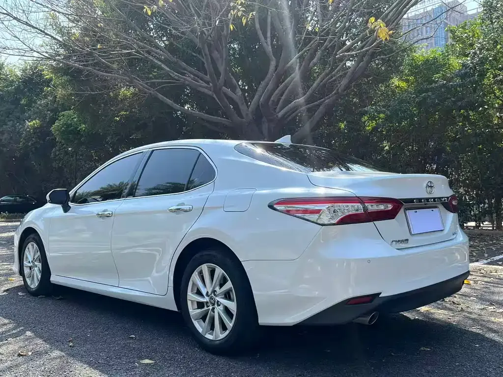 Toyota Camry 2023 из CN, фото 9