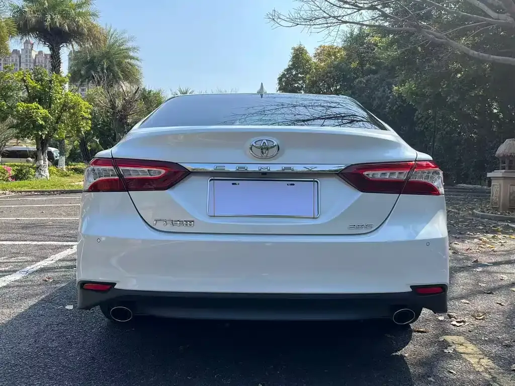 Toyota Camry 2023 из CN, фото 2