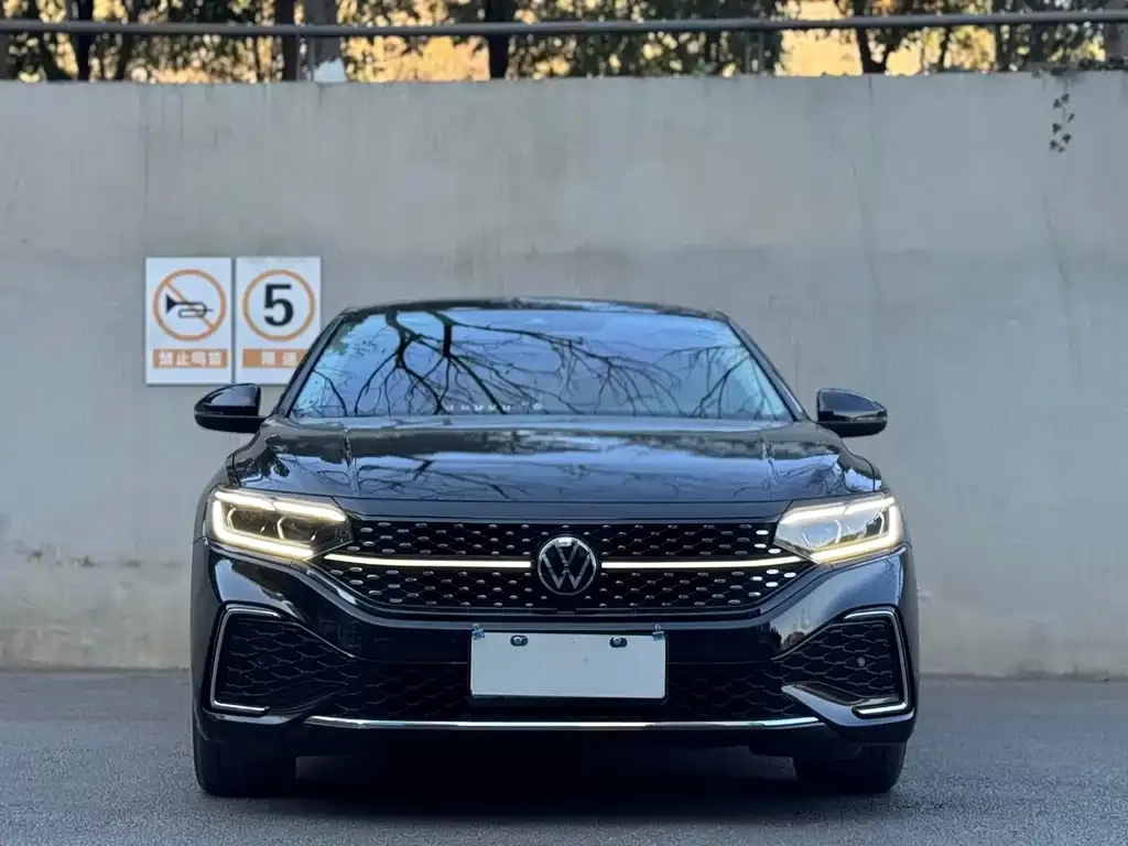 Volkswagen Passat — фото 2