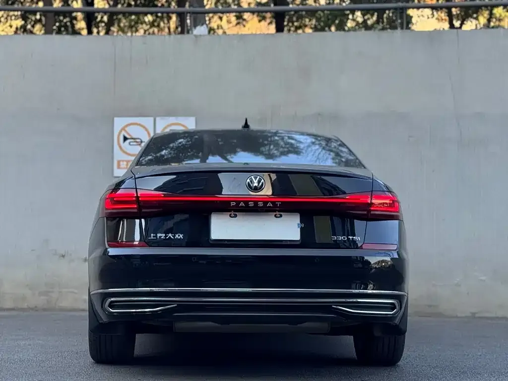 Volkswagen Passat — фото 7
