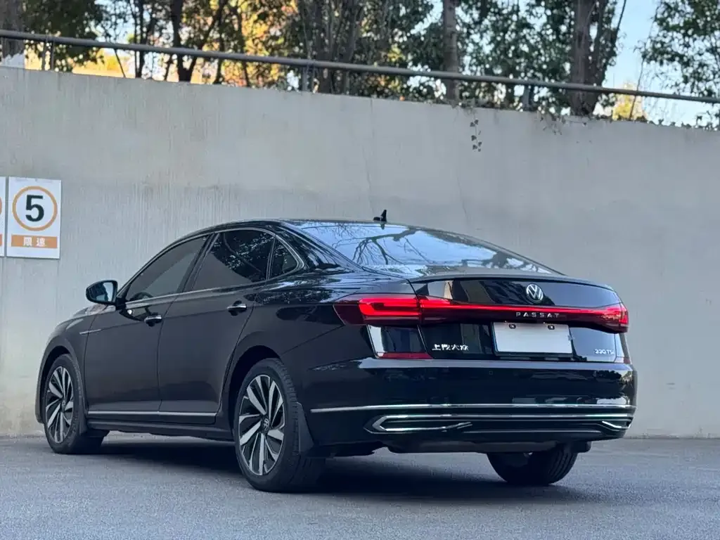 Volkswagen Passat — фото 9