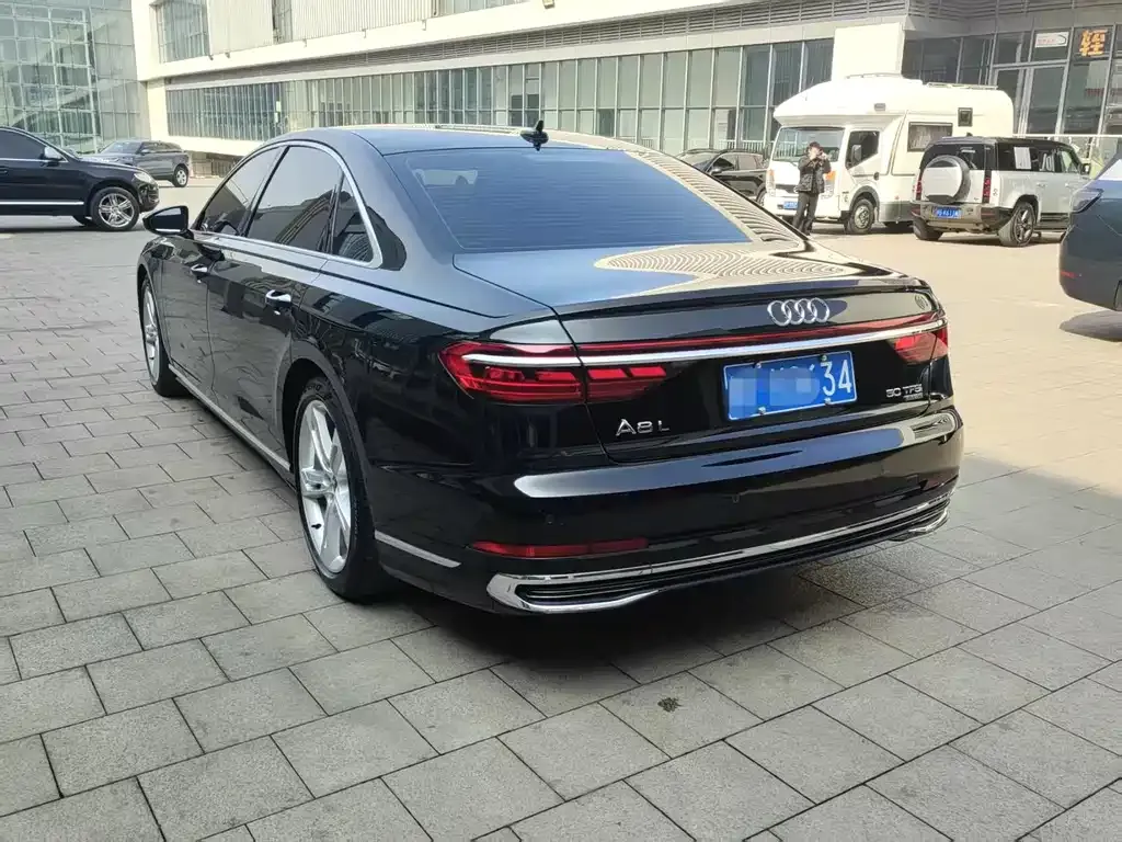 Audi A8 2023 из CN, фото 8