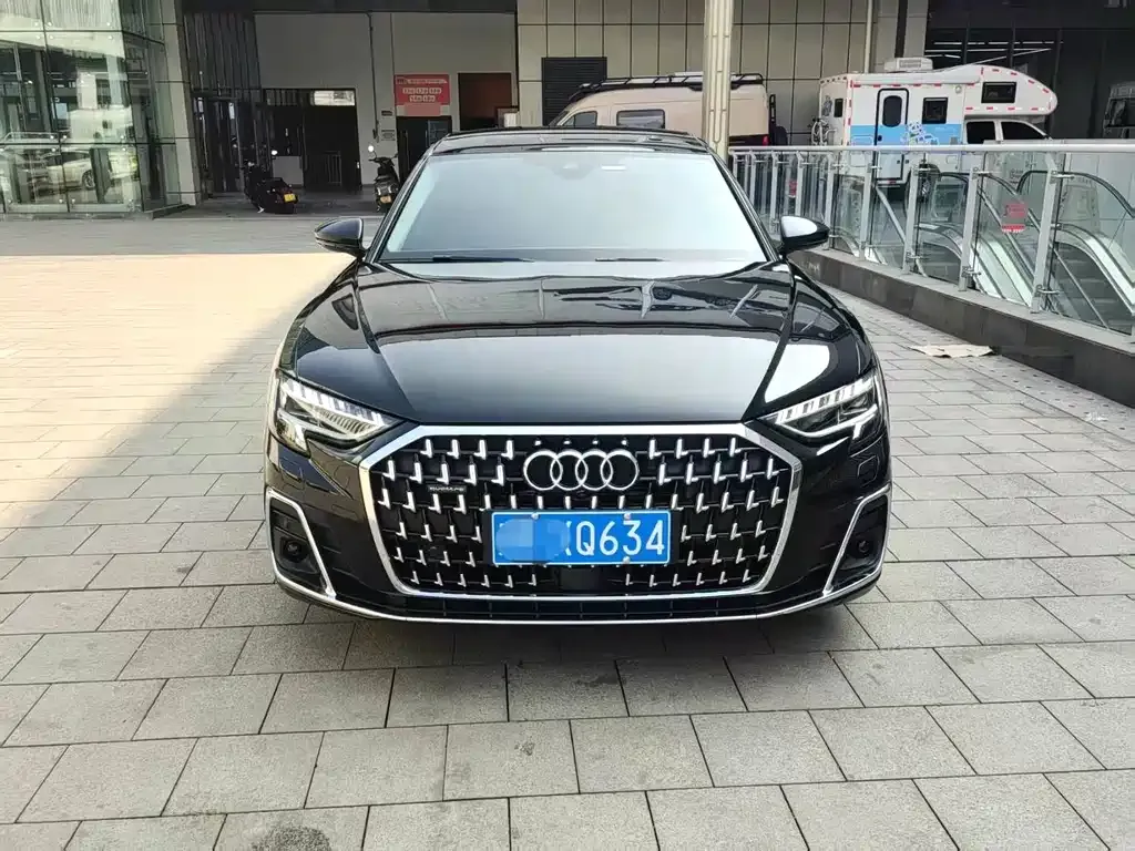 Audi A8 2023 из CN, фото 4