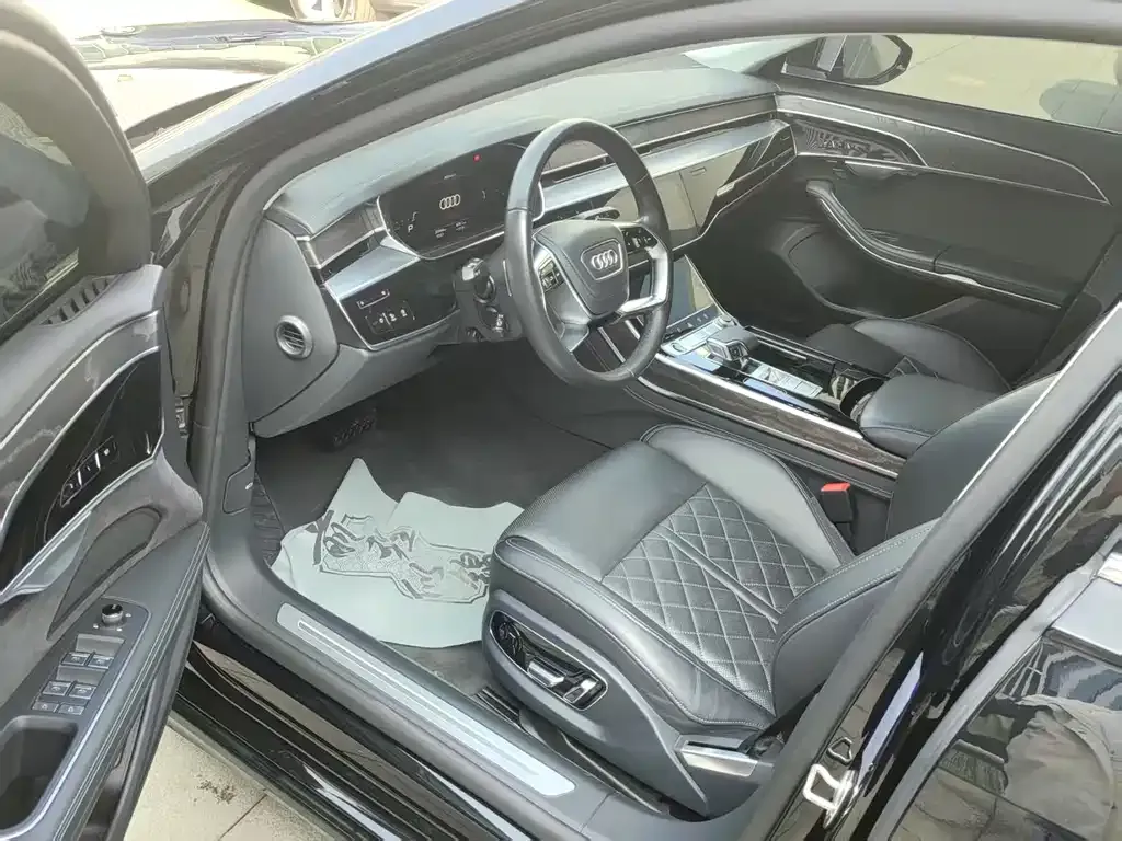 Audi A8 2023 из CN, фото 6