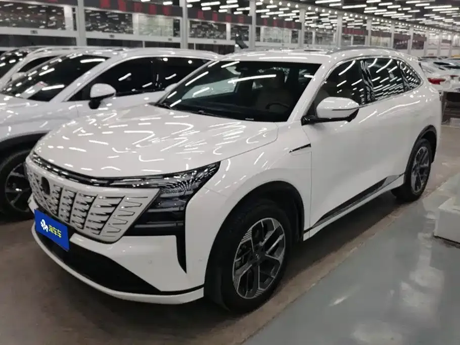 Changan CS75PLUS — фото 1