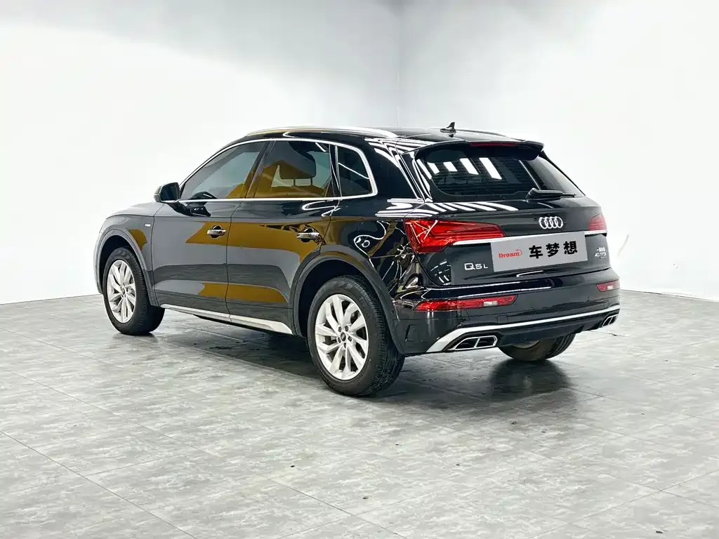 Audi Q5L — фото 7