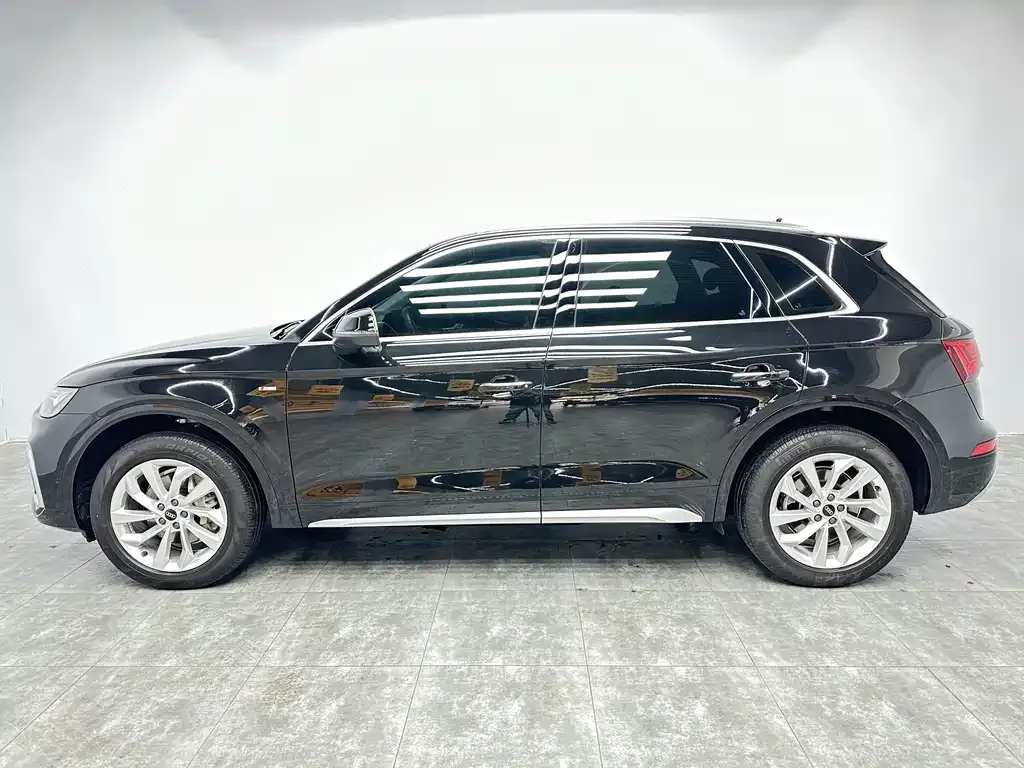 Audi Q5L — фото 3