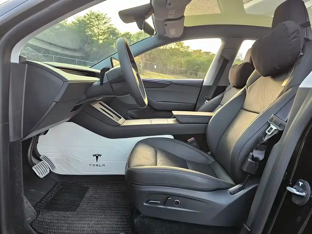 Tesla Model Y 2025 из CN, фото 5