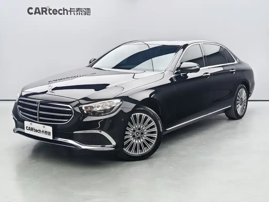 Mercedes-Benz E-Class — фото 1