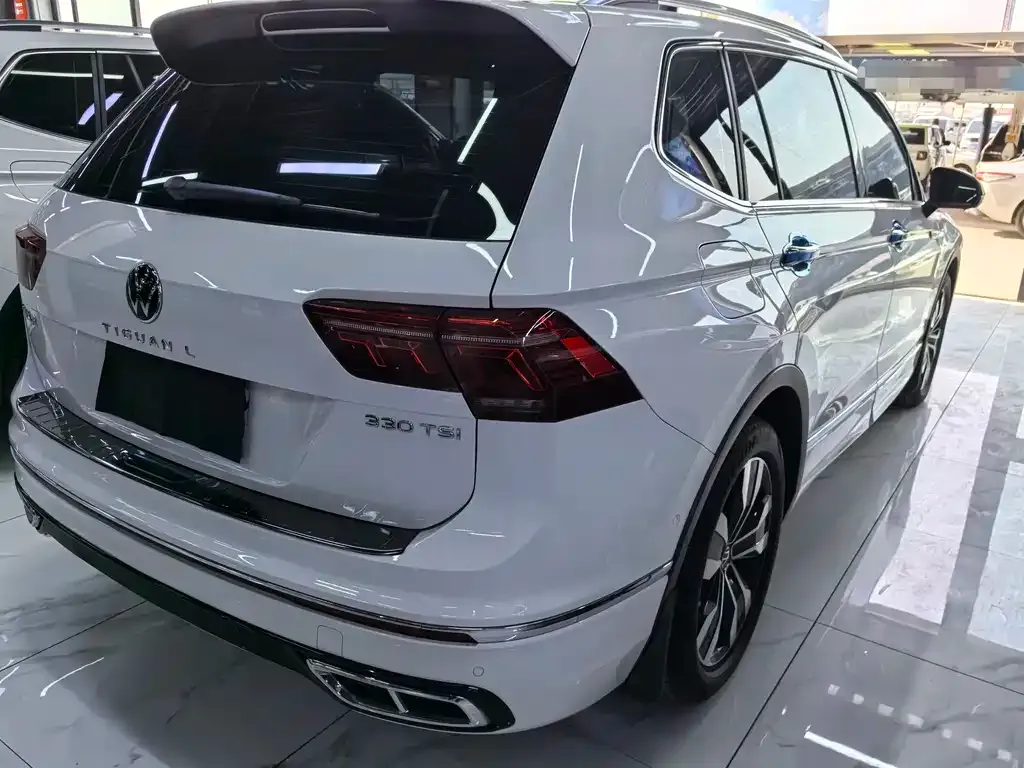 Volkswagen Tiguan L — фото 7