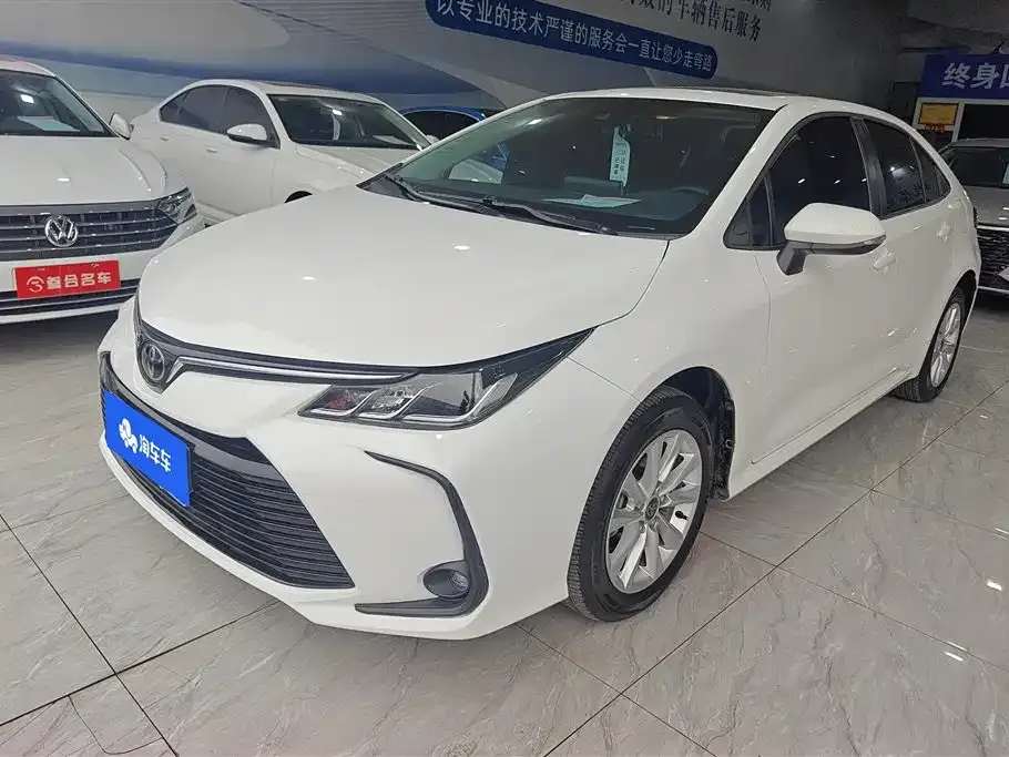 Toyota Corolla 2023 из CN, фото 1