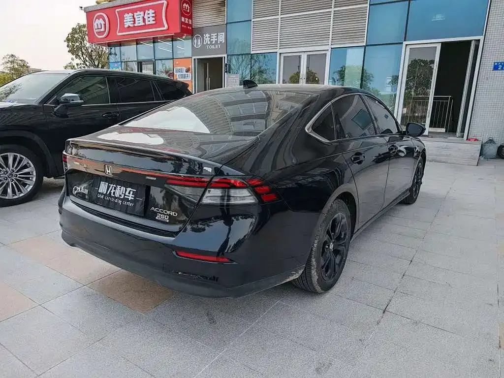 Honda Accord — фото 4