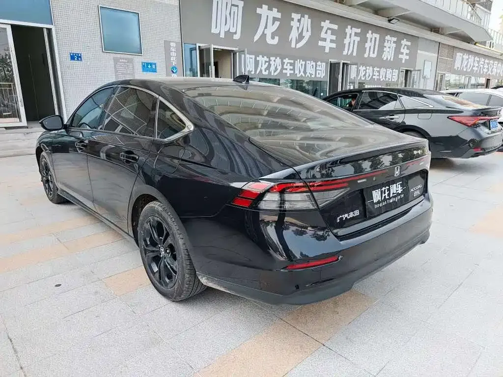 Honda Accord — фото 7
