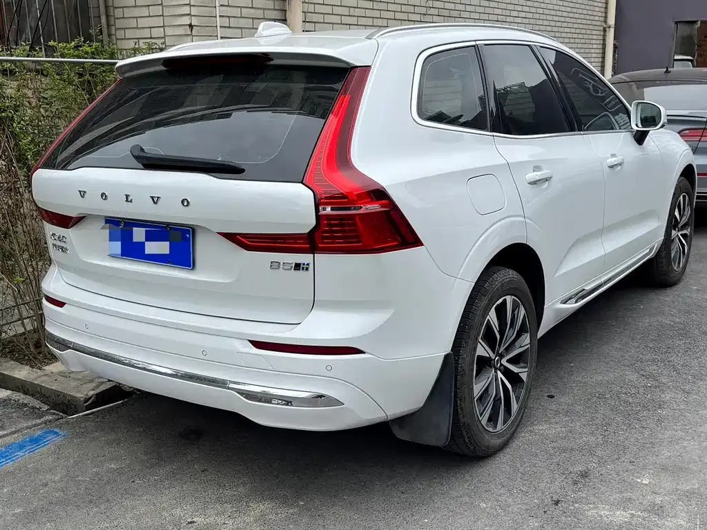 Volvo XC60 — фото 7