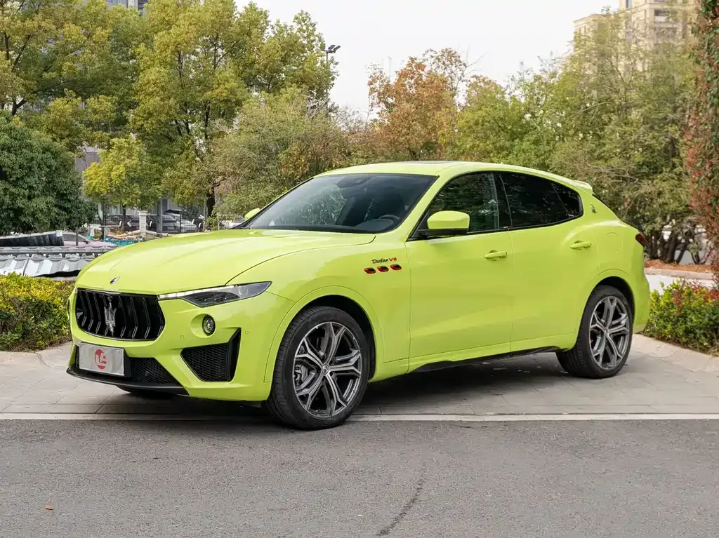 Maserati Levante — фото 1
