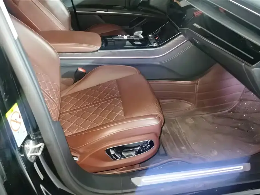 Audi A8 2023 из CN, фото 7
