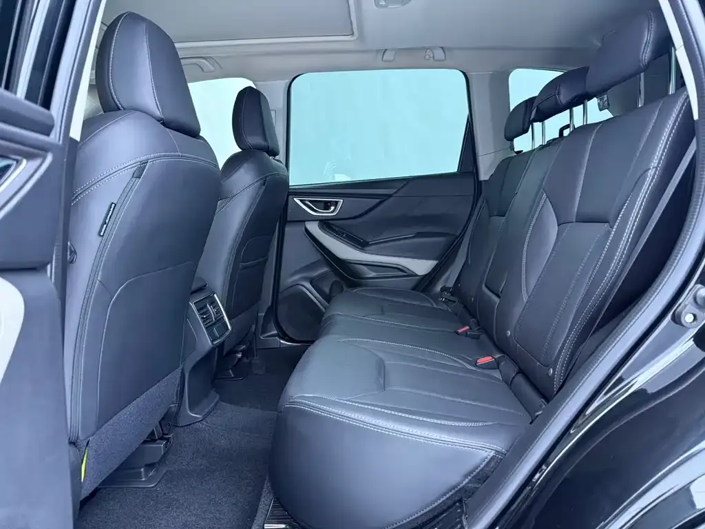 Subaru Forester 2023 из CN, фото 6