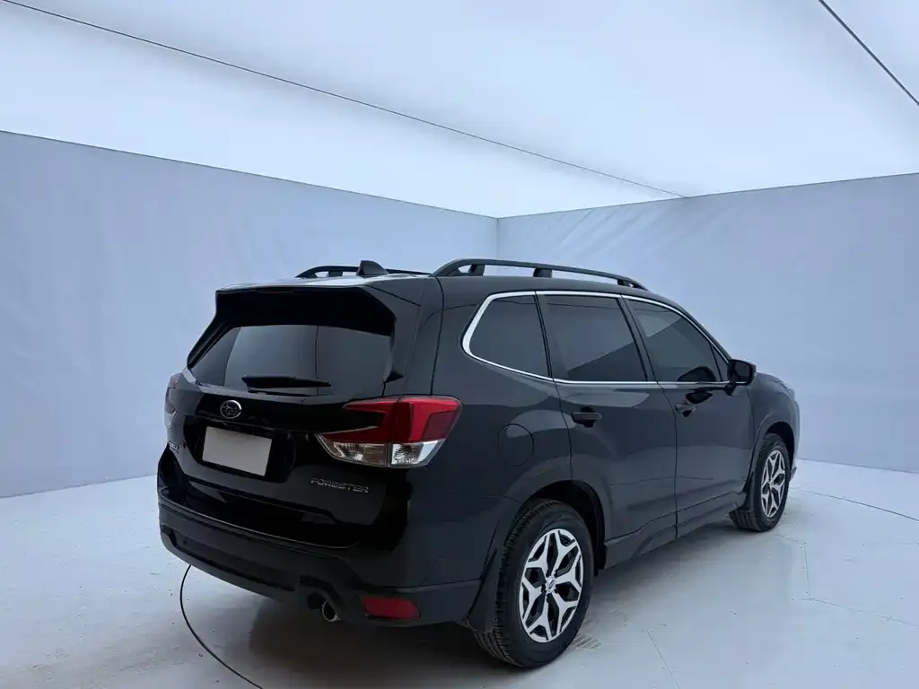 Subaru Forester 2023 из CN, фото 2