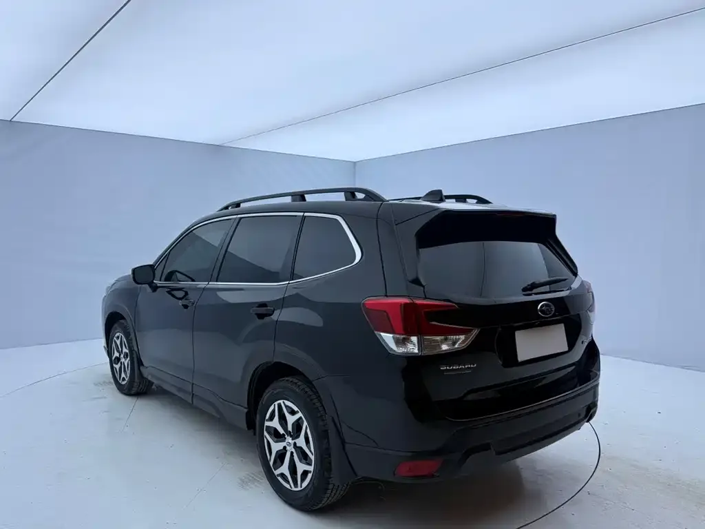 Subaru Forester 2023 из CN, фото 3