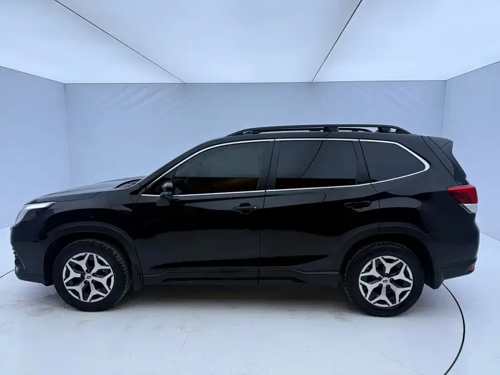 Subaru Forester 2023 из CN, фото 8