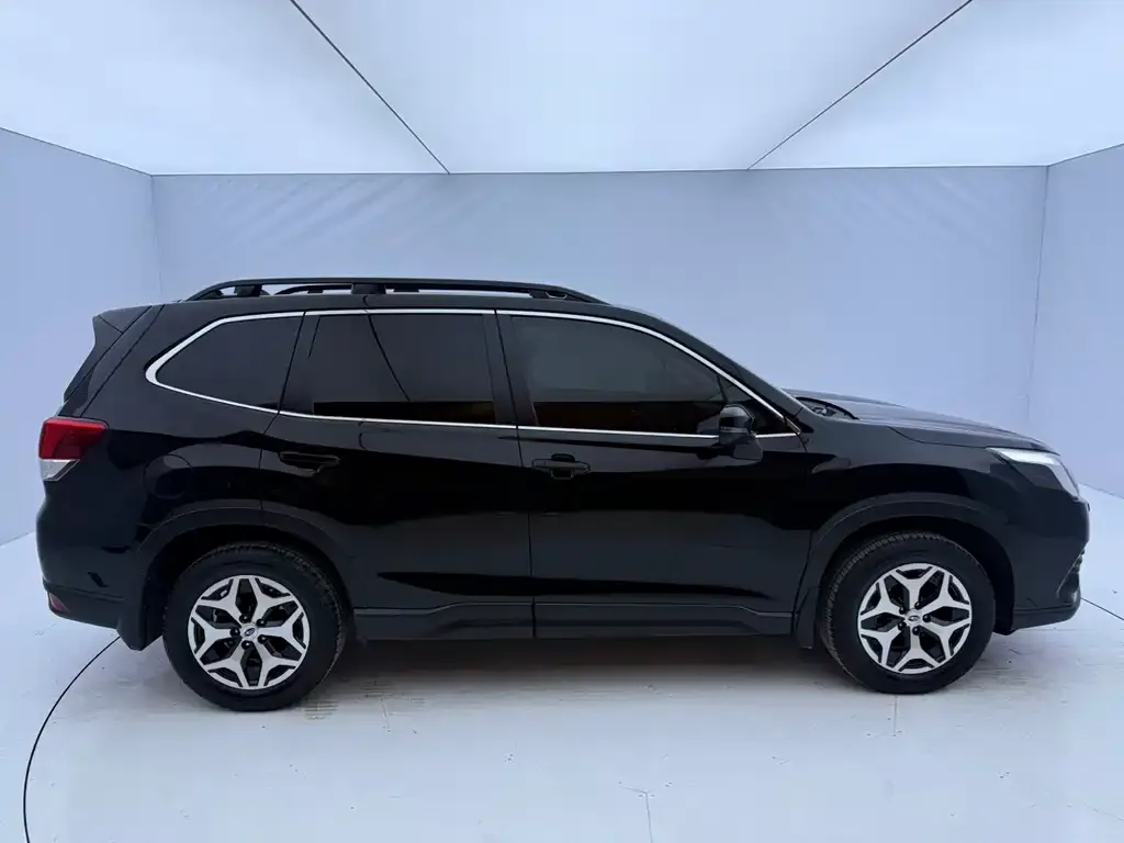 Subaru Forester 2023 из CN, фото 7