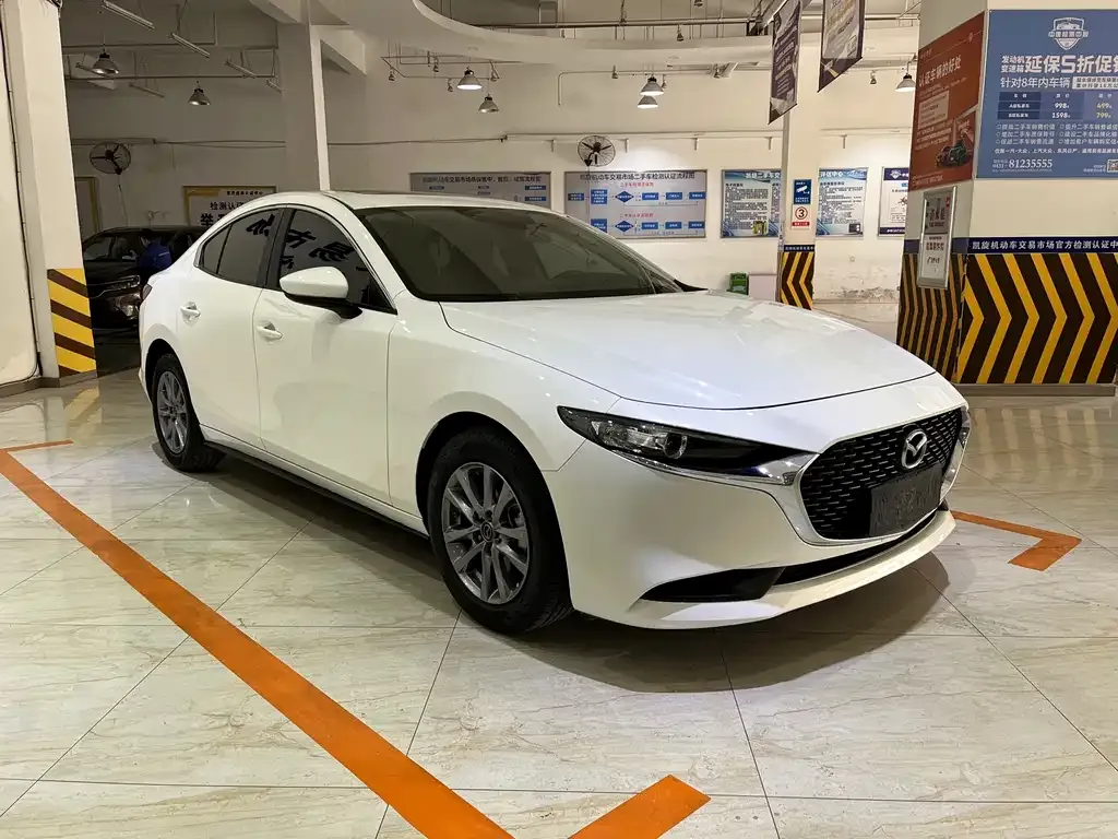Mazda 3 Axela — фото 10