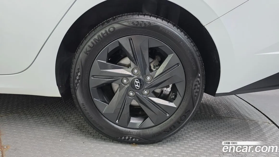 Hyundai AVANTE — фото 5