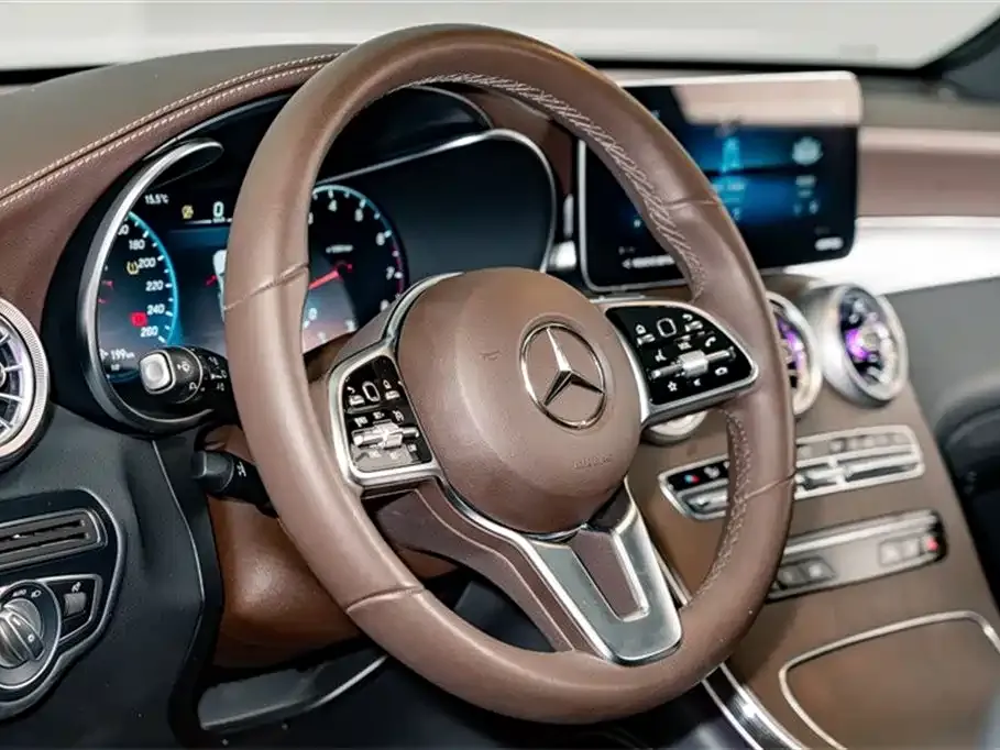 Mercedes-Benz GLC — фото 10