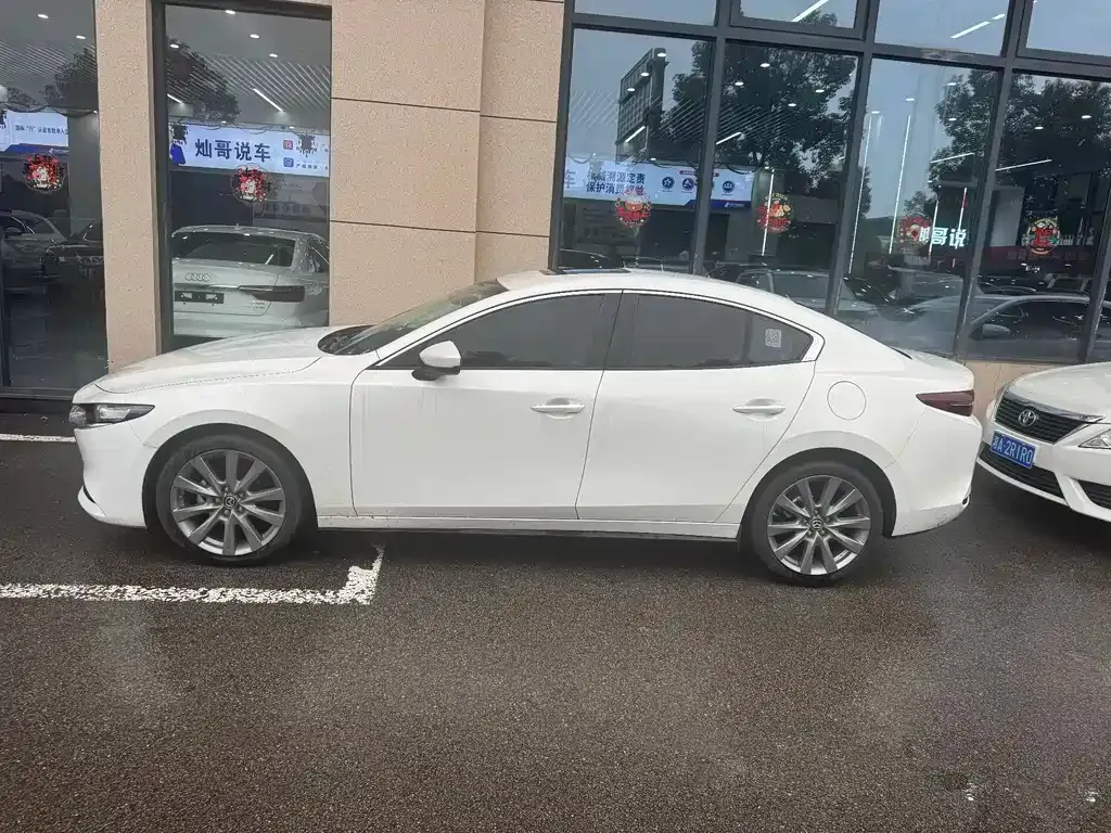 Mazda 3 Axela 2024 из CN, фото 9