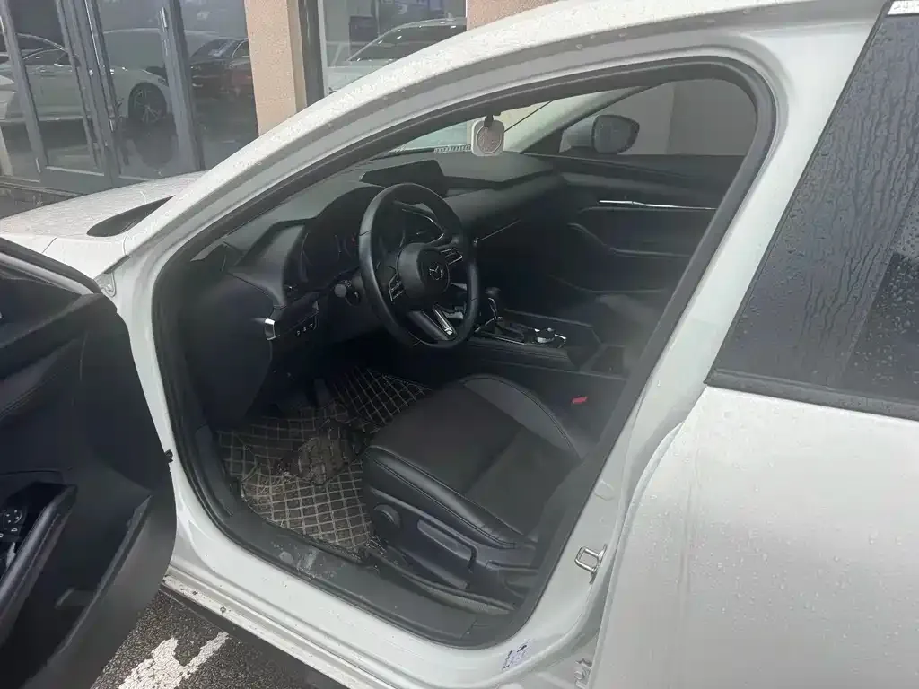 Mazda 3 Axela 2024 из CN, фото 4