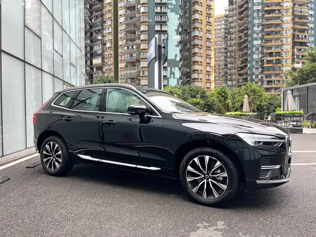 Volvo XC60 — фото 7