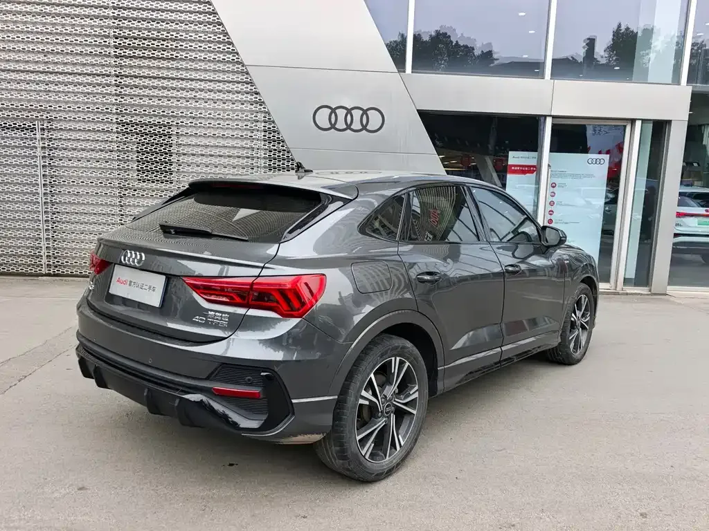 Audi Q3 Sportback 2023 из CN, фото 6