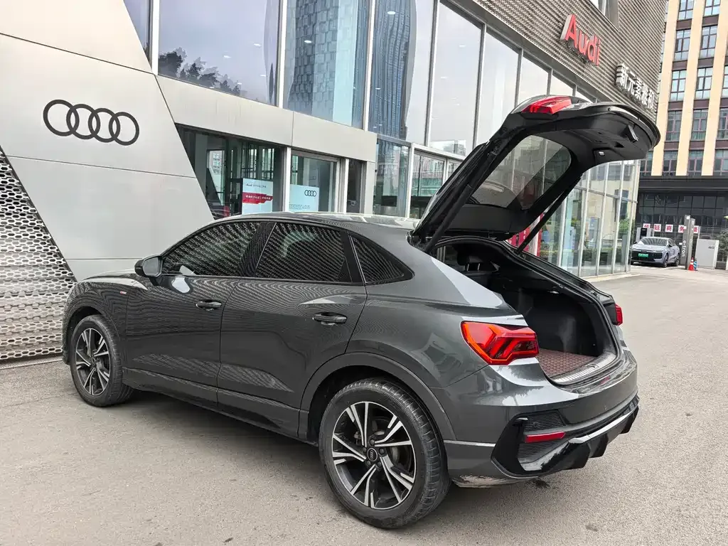 Audi Q3 Sportback 2023 из CN, фото 8