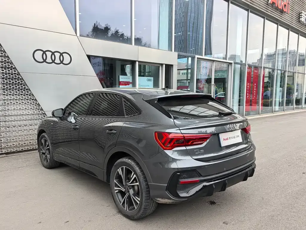 Audi Q3 Sportback 2023 из CN, фото 4