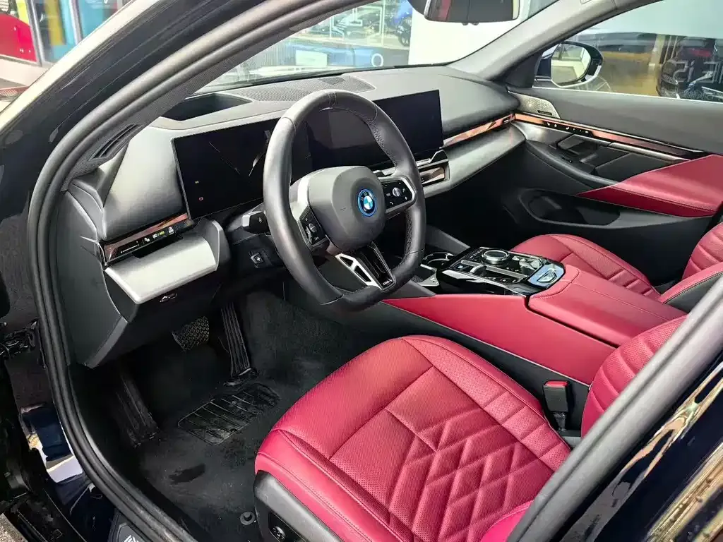 BMW i5 — фото 4