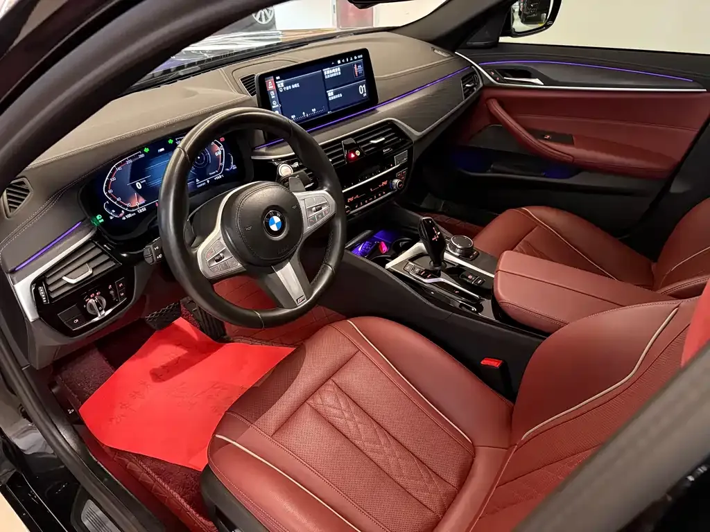 BMW 5 Series 2022 из CN, фото 2